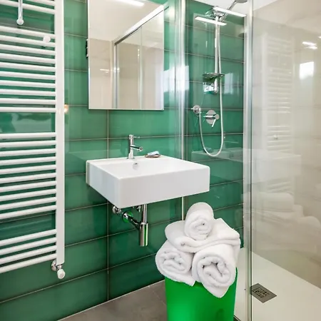 Umema Альбенга